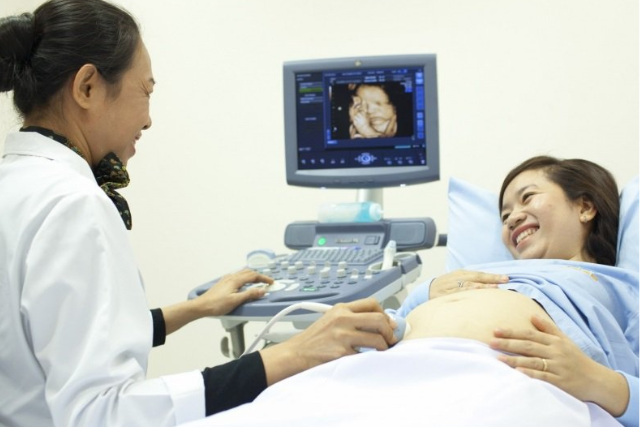 Kiểm tra sức khỏe định kì để phòng tránh các bệnh cho mẹ và bé