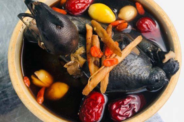 Canh gà bổ dưỡng cho bà bầu