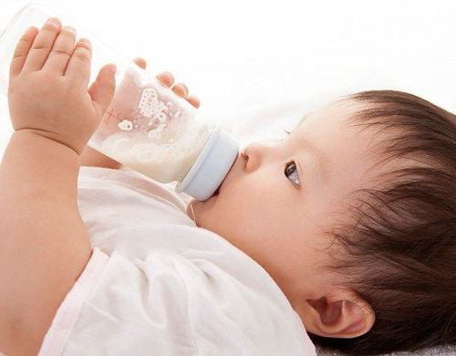 Dinh dưỡng cho bé từ 0 đến 4 tháng cần gì?