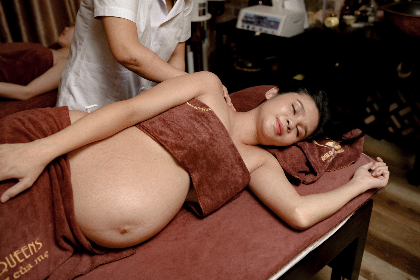 Massage thư giãn cho mẹ bầu