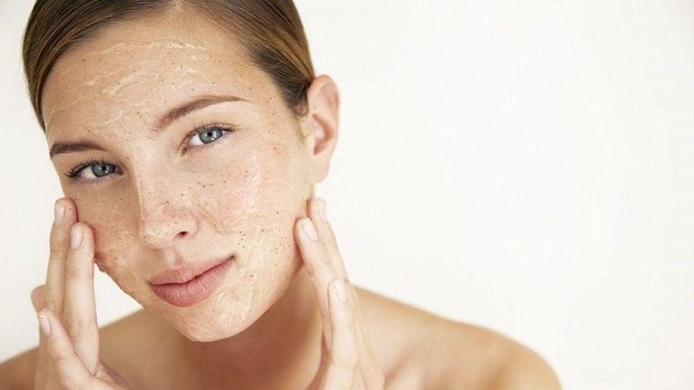 Đừng quên tẩy da chết cho làn da là cách chăm sóc da mặt