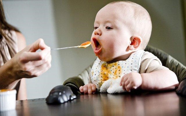 Nên cho bé ăn lượng vừa đủ