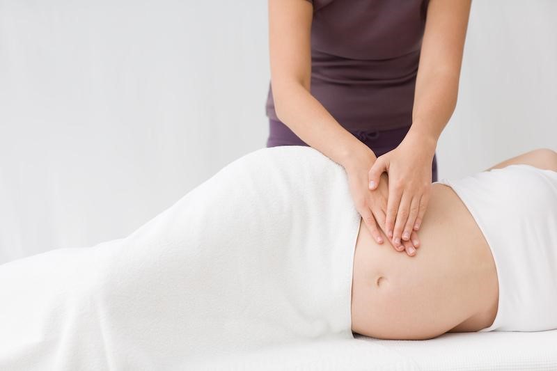 Massage cho mẹ bầu giúp cải thiện tình trạng lưu thông máu