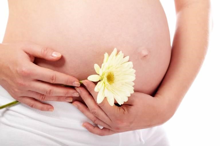 Mẹ cần cẩn thận chăm sóc cho vùng kín của mình