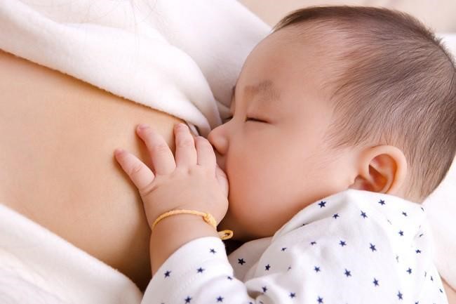 Để nuôi con bằng sữa mẹ an toàn, chị em nên chú ý các món ăn sau sinh